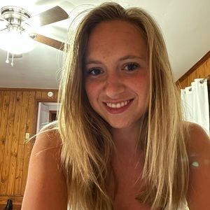 Meet your Posher, Abbey